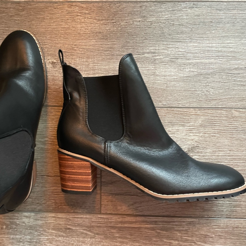Jollimall Brand-New Size 41 Black Ankle Boots